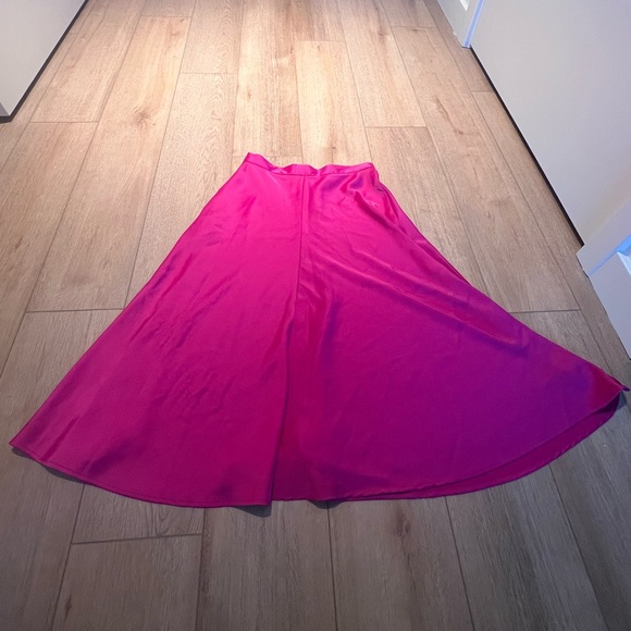 Banana Republic Silk Midi Skirt - Picture 2 of 3